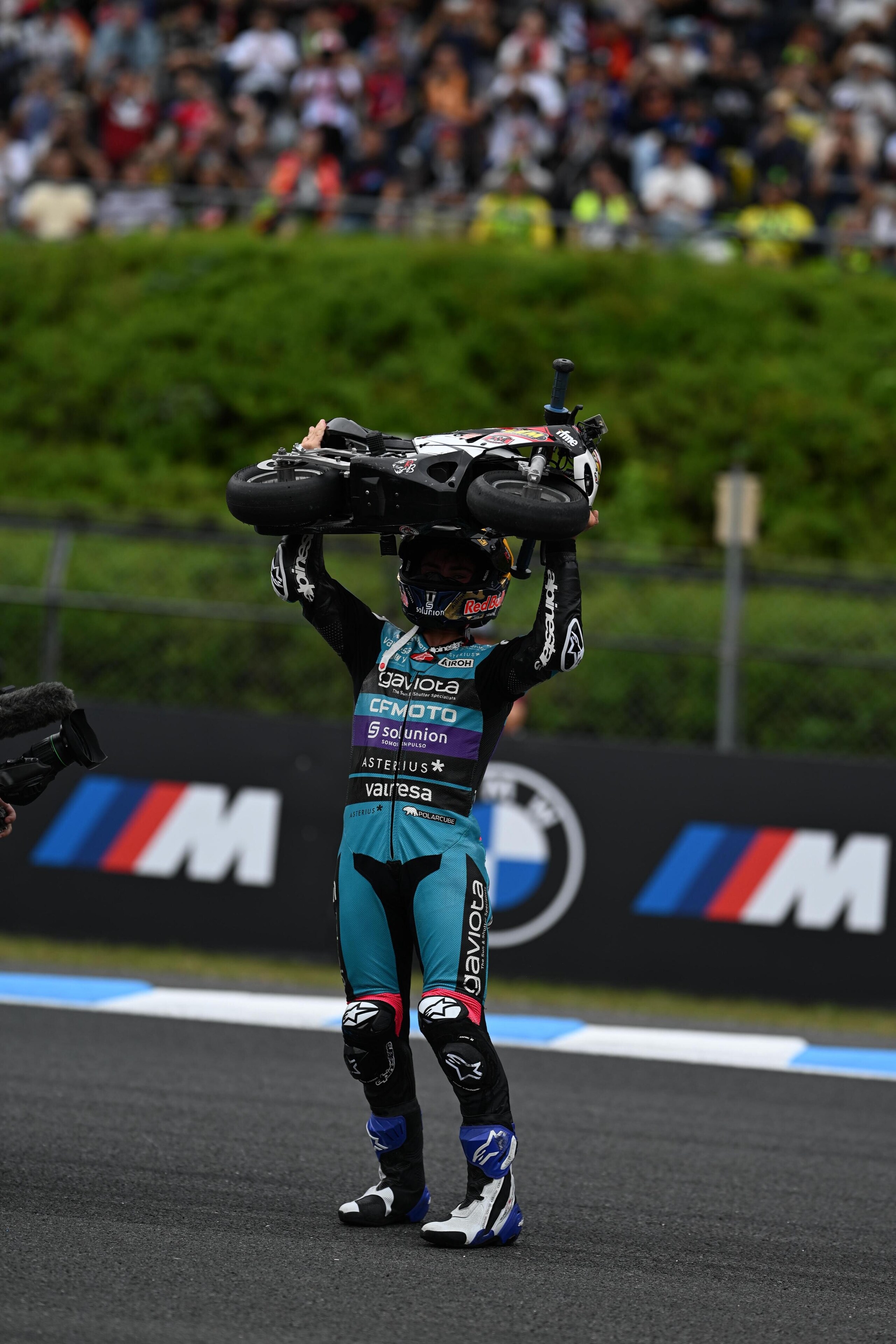 Moto3, David Alonso campione del mondo: le foto dei festeggiamenti