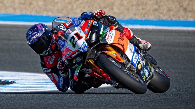 SBK Jerez: Rinaldi sorprende tutti e si prende la vetta in FP2, 2° Bulega