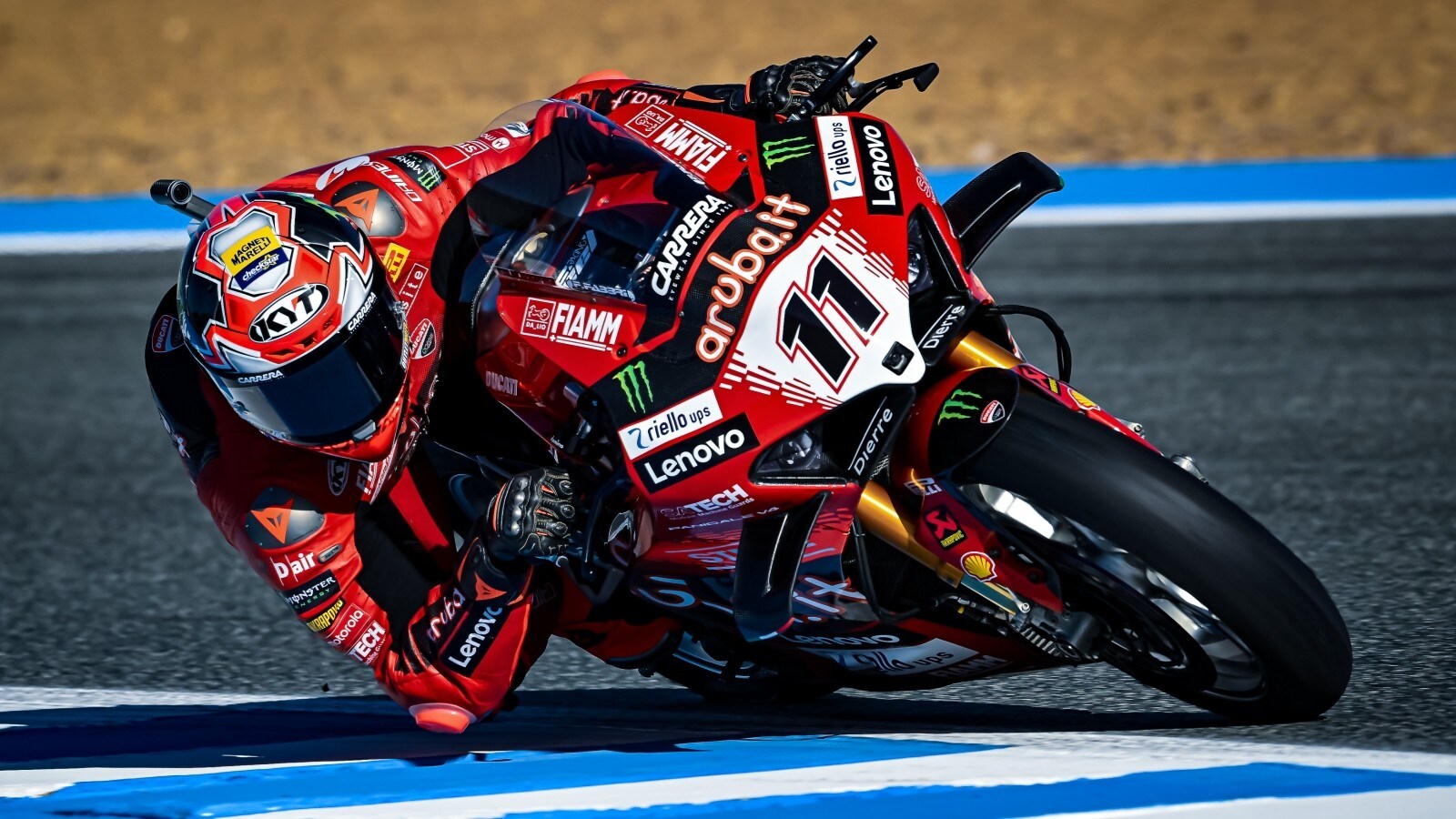 SBK Jerez: Bulega non molla e conquista una pole monstre, ma Razgatlioglu è 2°