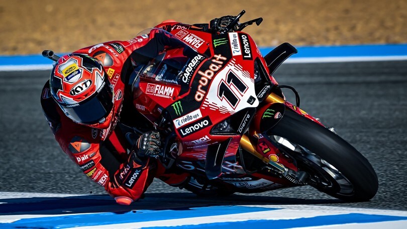 SBK Jerez: Bulega non molla e conquista una pole monstre, ma Razgatlioglu è 2°