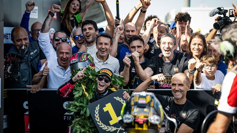 SBK, Ana Carrasco: le immagini della festa per il titolo WorldWCR