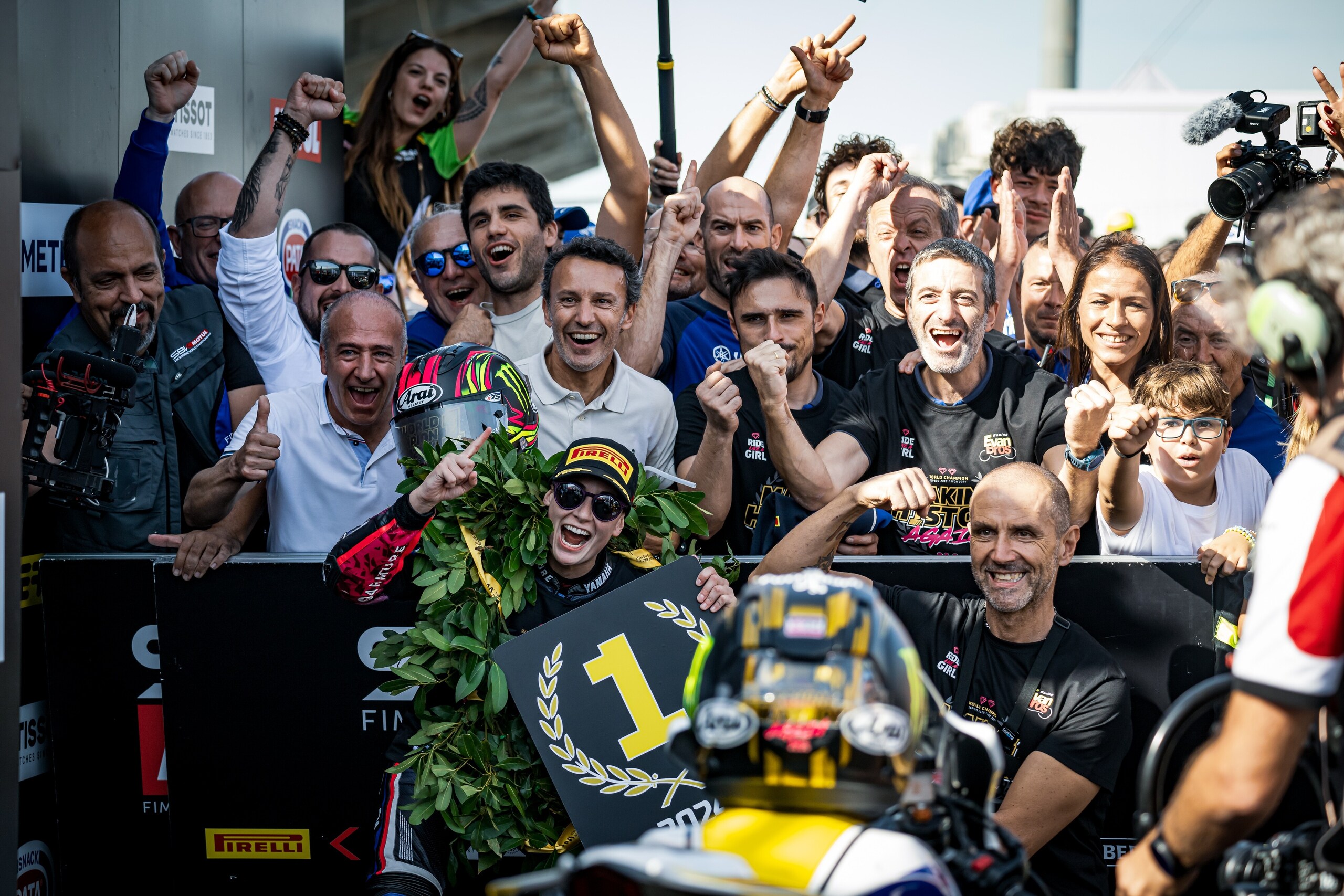 SBK, Ana Carrasco: le immagini della festa per il titolo WorldWCR