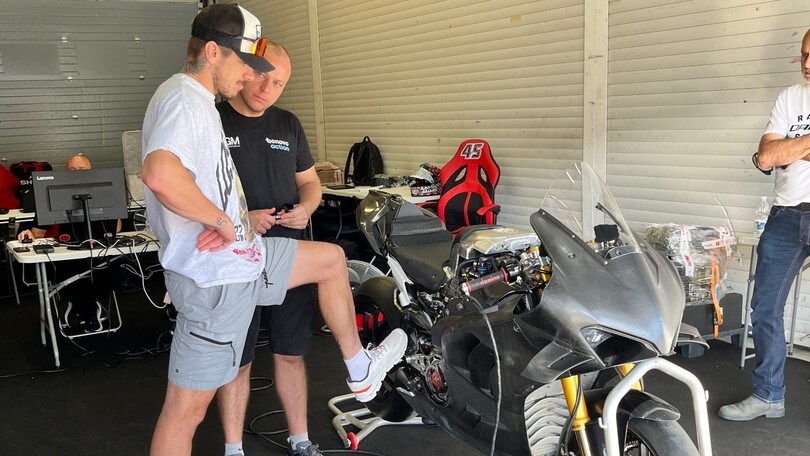 SBK test Jerez, BMW dice no: niente prima uscita con Ducati per Redding