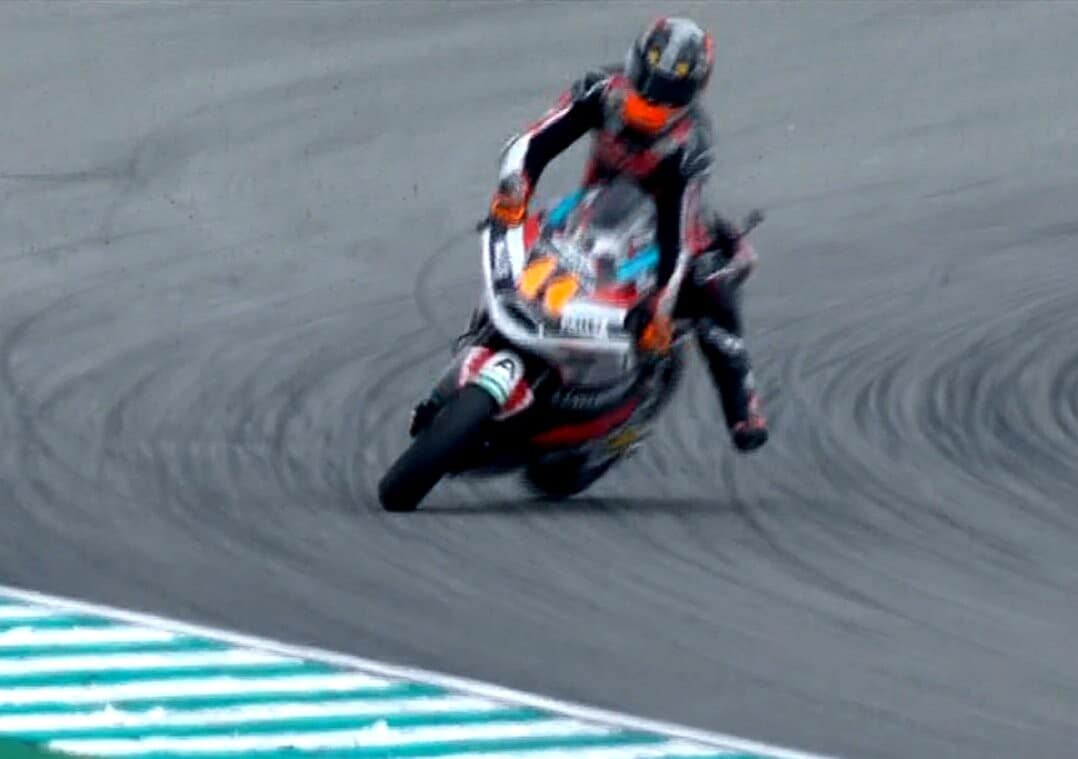 Moto2, GP Malesia: Aron Canet, salvataggio da paura in Q2