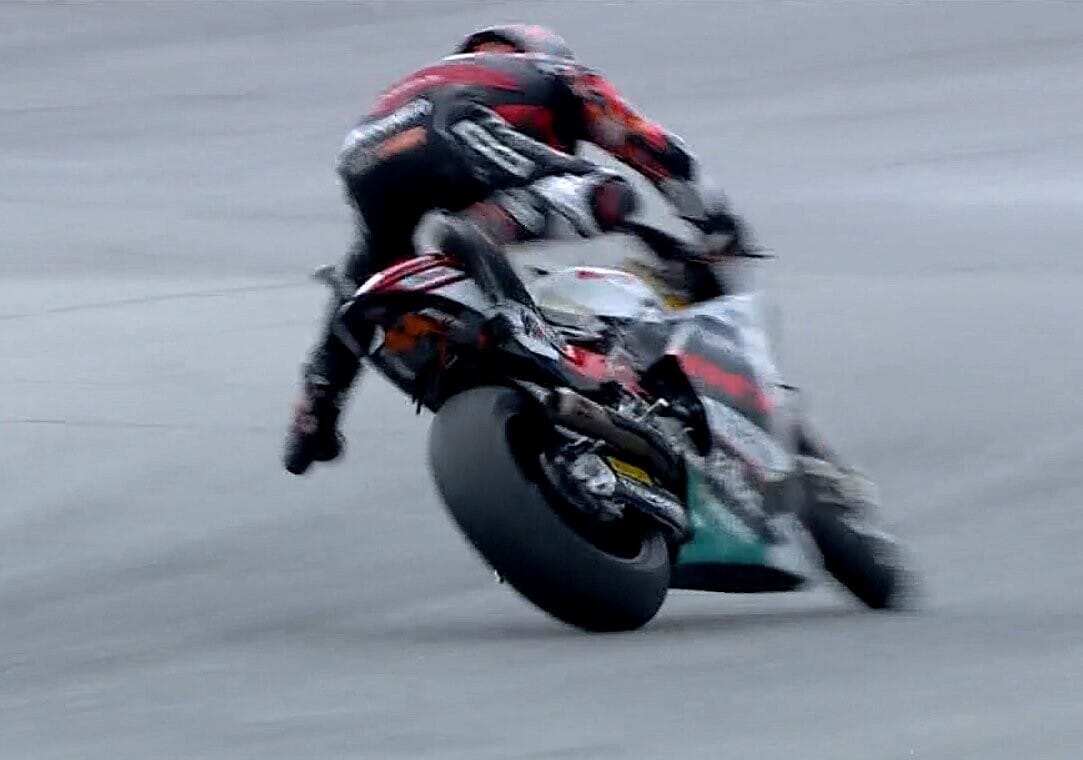 Moto2, GP Malesia: Aron Canet, salvataggio da paura in Q2