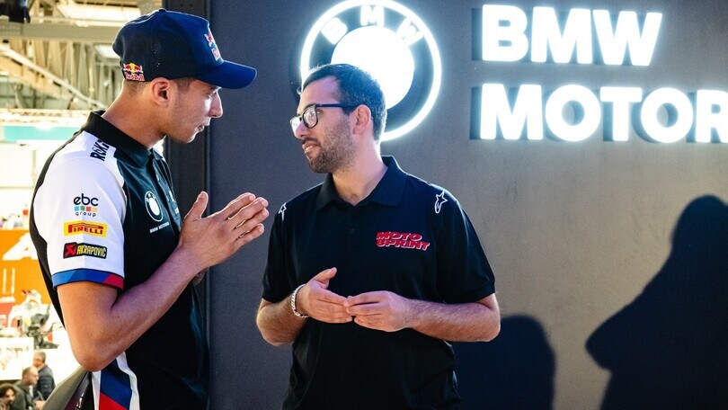 SBK, Razgatlioglu: "La nuova M1000RR mi aiuterà, perlomeno con lo stoppie" | Eicma 2024