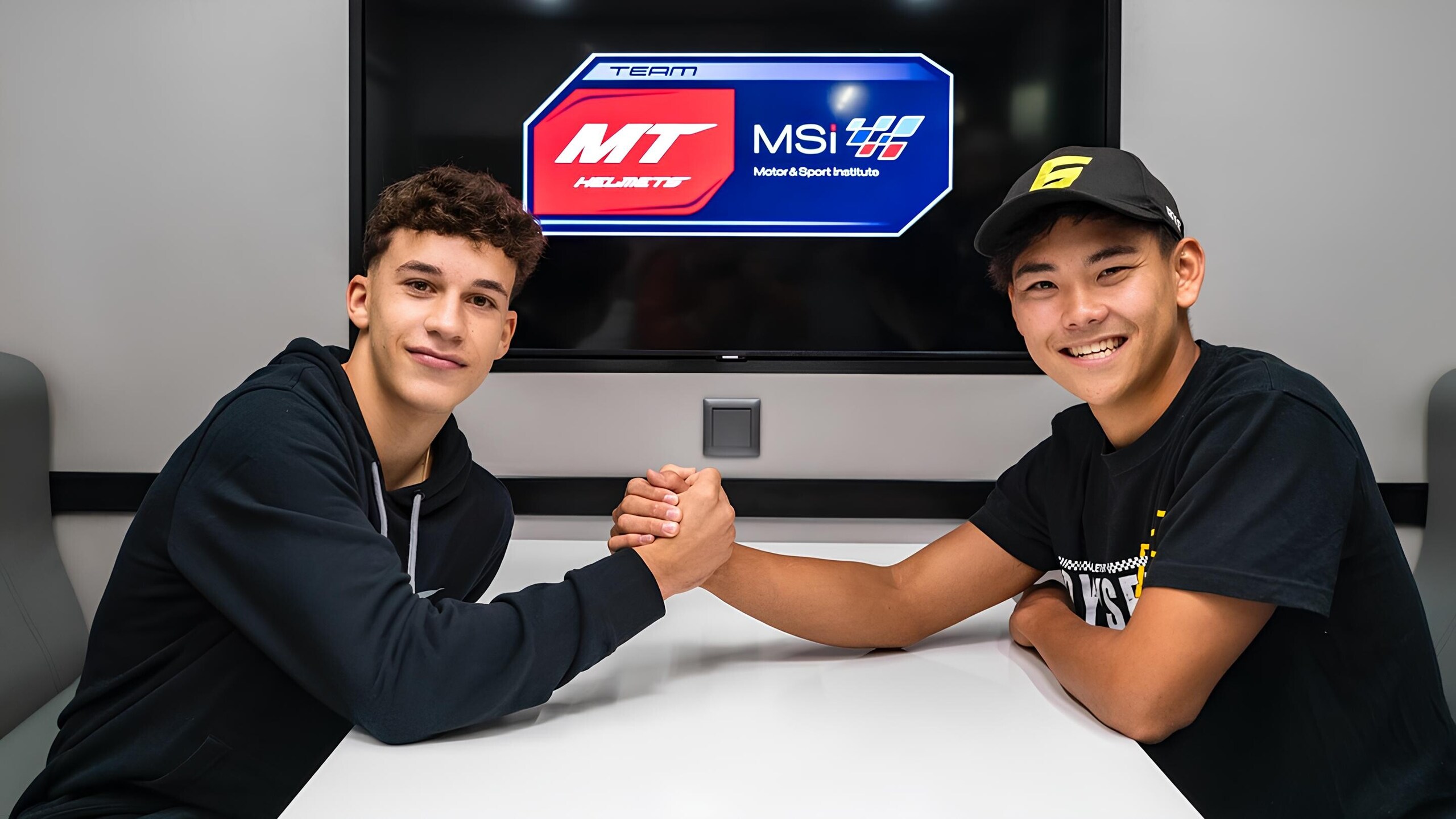 Moto3, da Leopard a MT Helmets: nuova avventura per Angel Piqueras