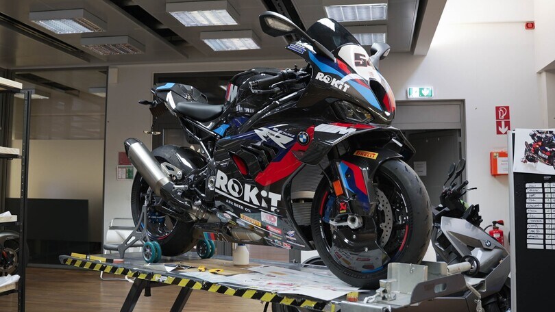 SBK: BMW svela la M 1000 RR “Champion Edition” per il titolo di Toprak
