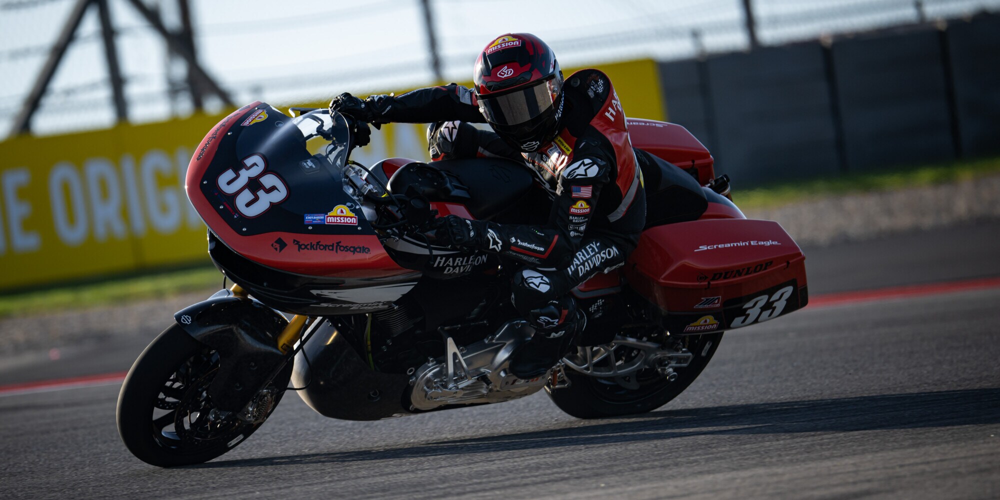 Harley-Davidson debutta in MotoGP! A Barcellona con la Road Glide Factory