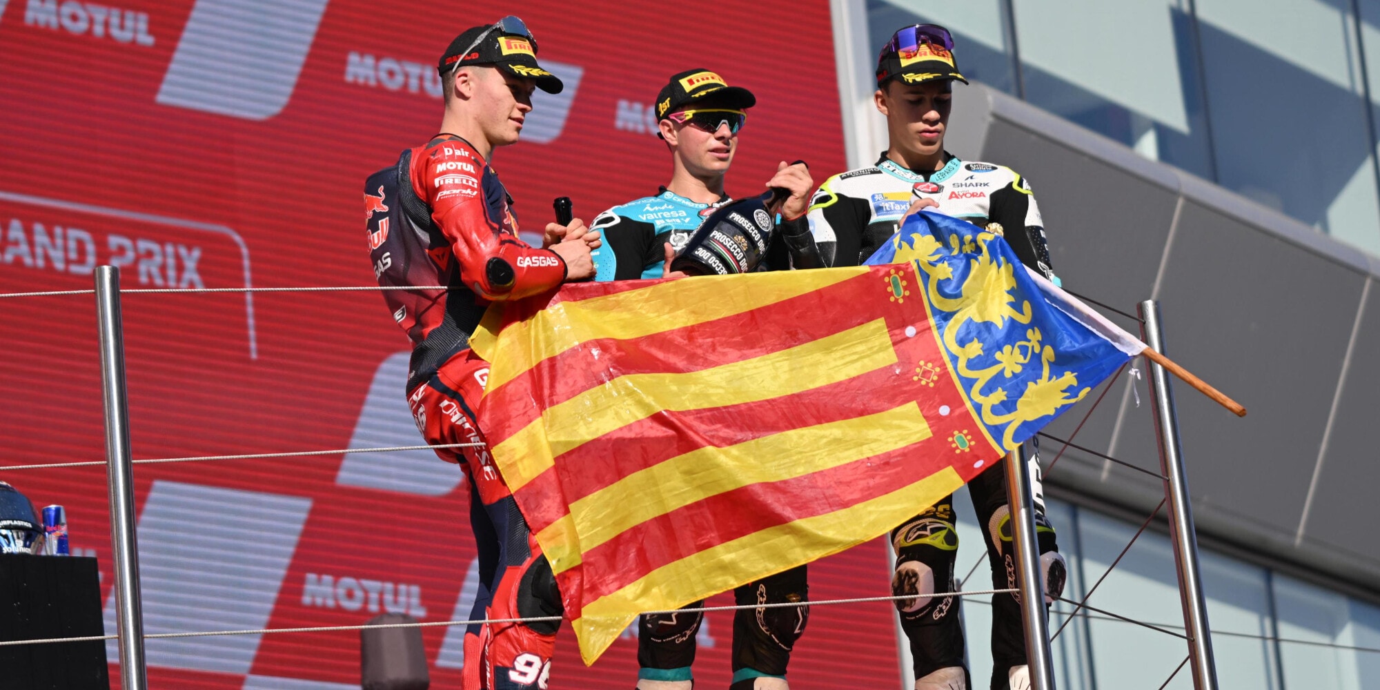 Moto3, GP Barcellona, i risultati: immenso Alonso vince ancora, due nuovi record a suo nome