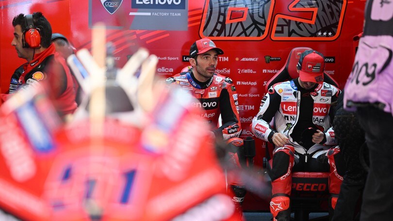 MotoGP test Barcellona: Bagnaia in bianco sulla Ducati Desmosedici GP25