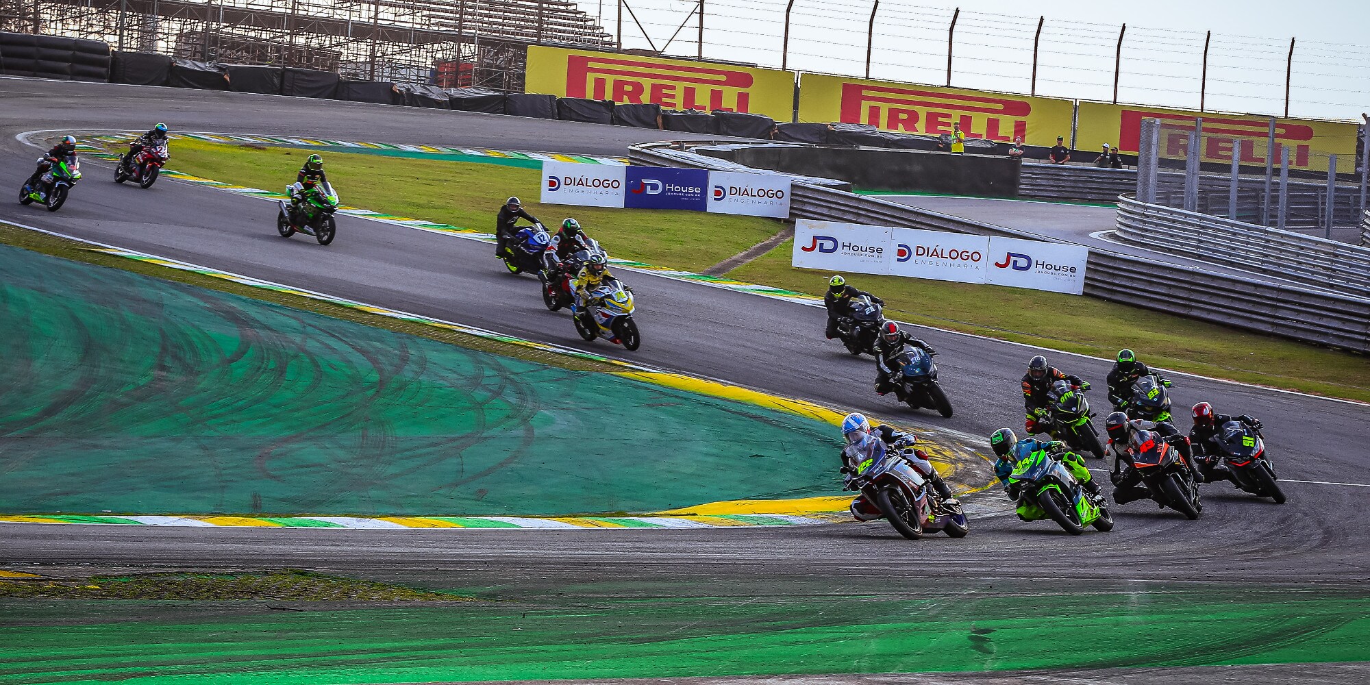 SBK Brasil, incidente fatale ad Interlagos: perde la vita il 57enne Joao Eloi