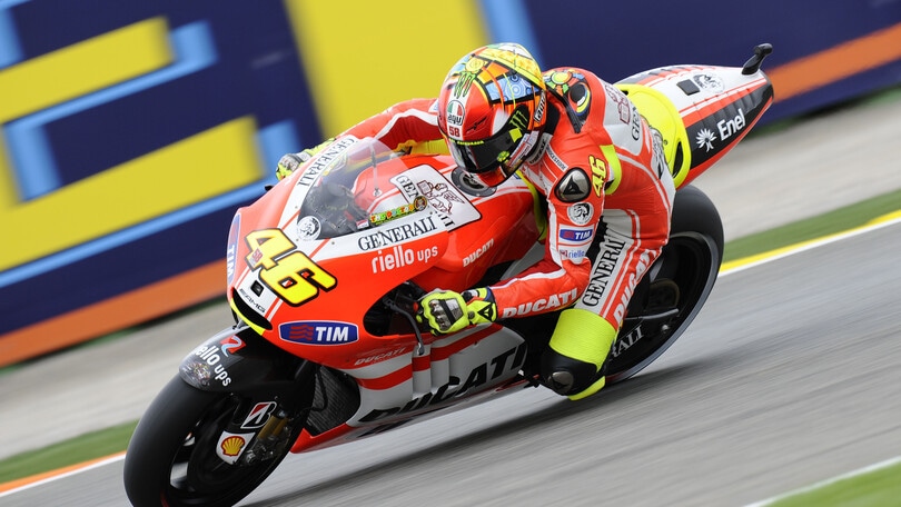 All’asta su CharityStars una replica della tuta di Rossi