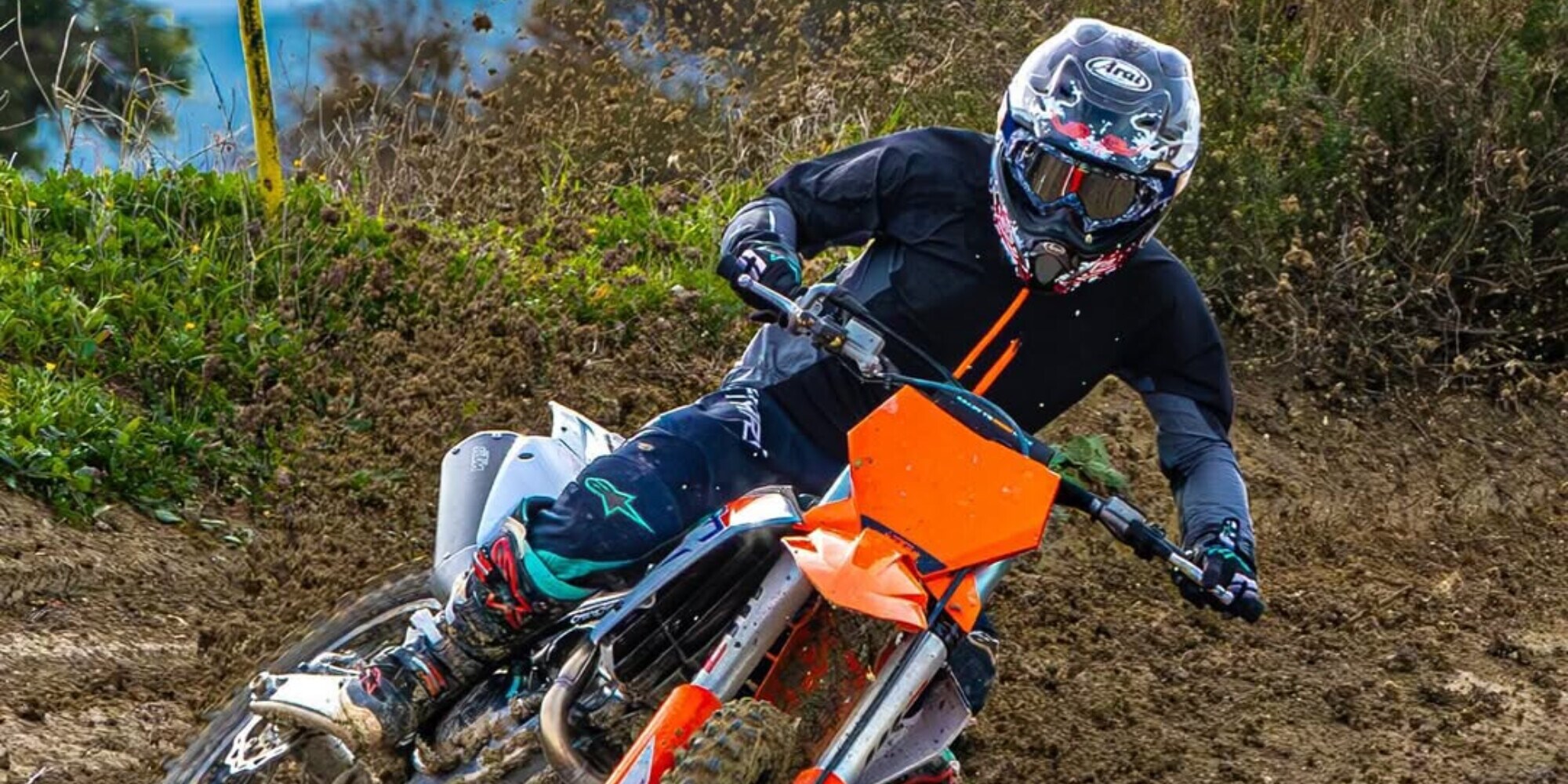 Dani Pedrosa torna ad allenarsi con una KTM cross: il commento di Vinales