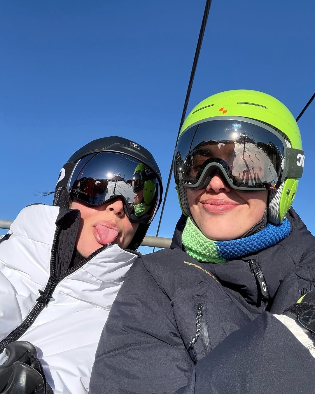 Marc Marquez sulla neve insieme alla fidanzata Gemma: LE FOTO