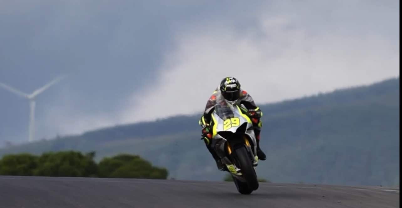 Andrea Iannone inizia bene il 2025, subito allenamento a Portimao