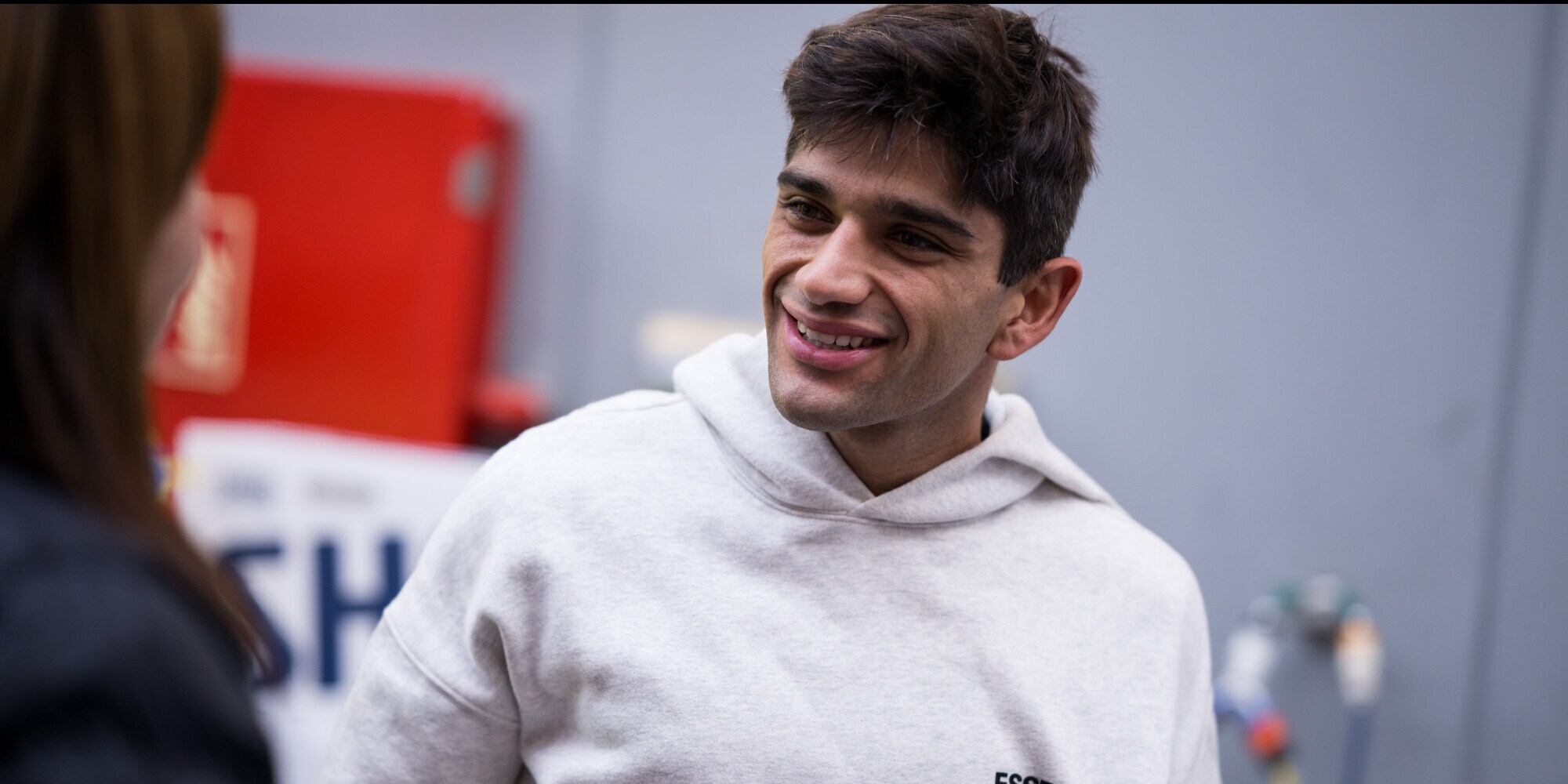 MotoGP, Jorge Martin che rischio: "drift" in garage sfiorando le Porsche