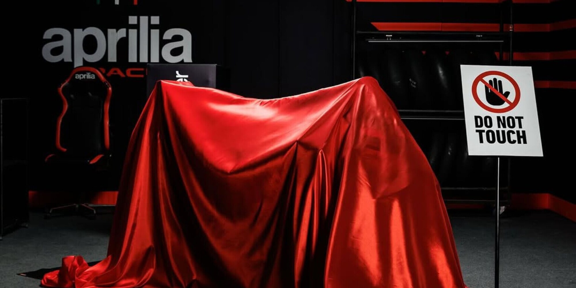 MotoGP DIRETTA - Presentazione Aprilia Racing 2025 LIVE streaming