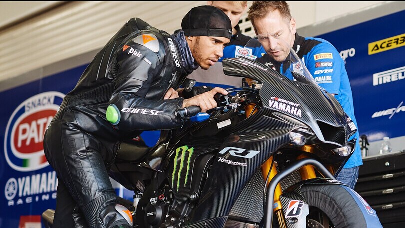 Hamilton e il test segreto con la Yamaha, Wolff: "Girò a 4 secondi dalla MotoGP"