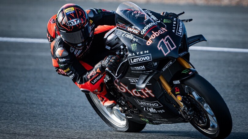 SBK test Jerez: Bulega detta il passo, ma Bassani è nella sua scia