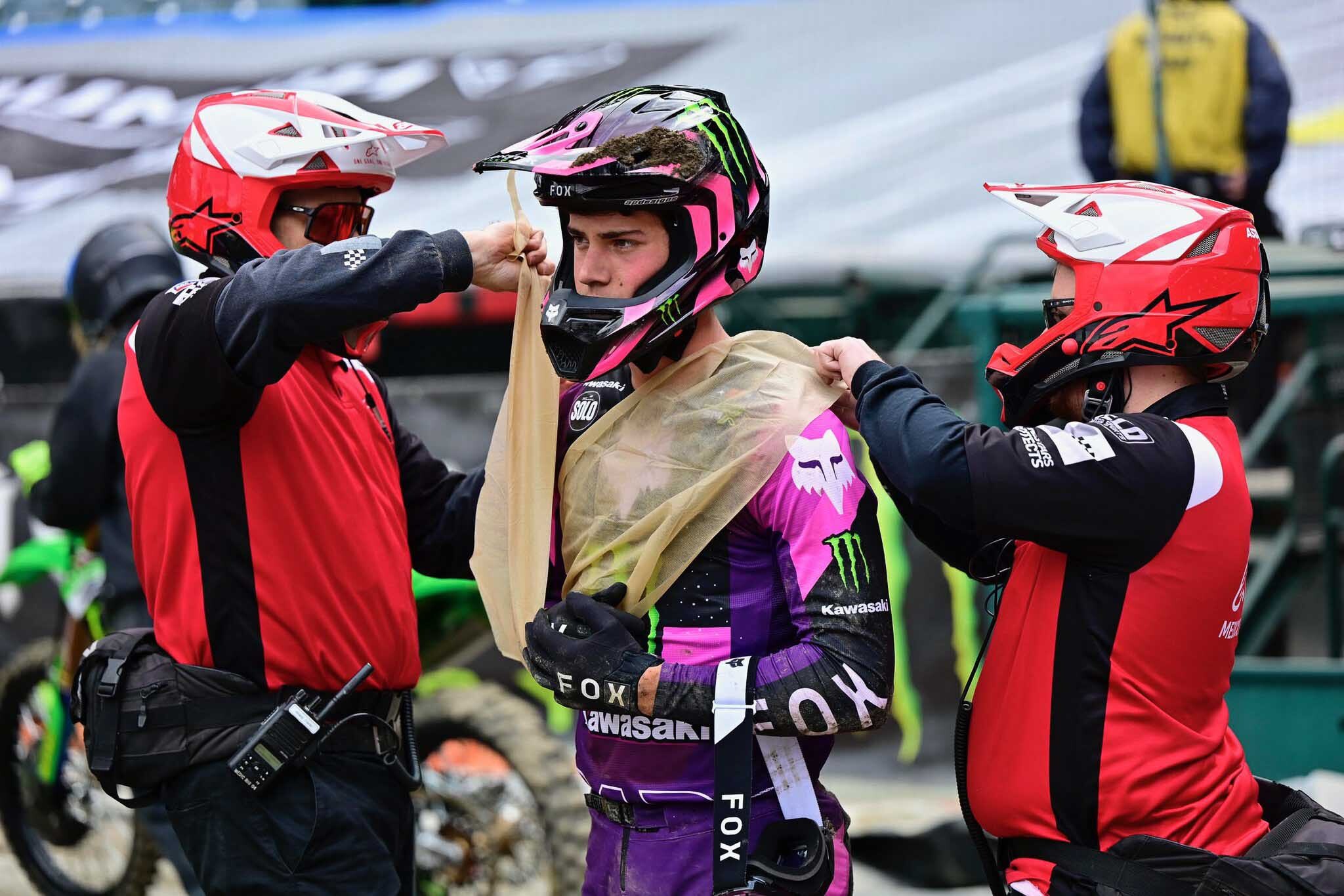 Supercross: infortunio per Prado