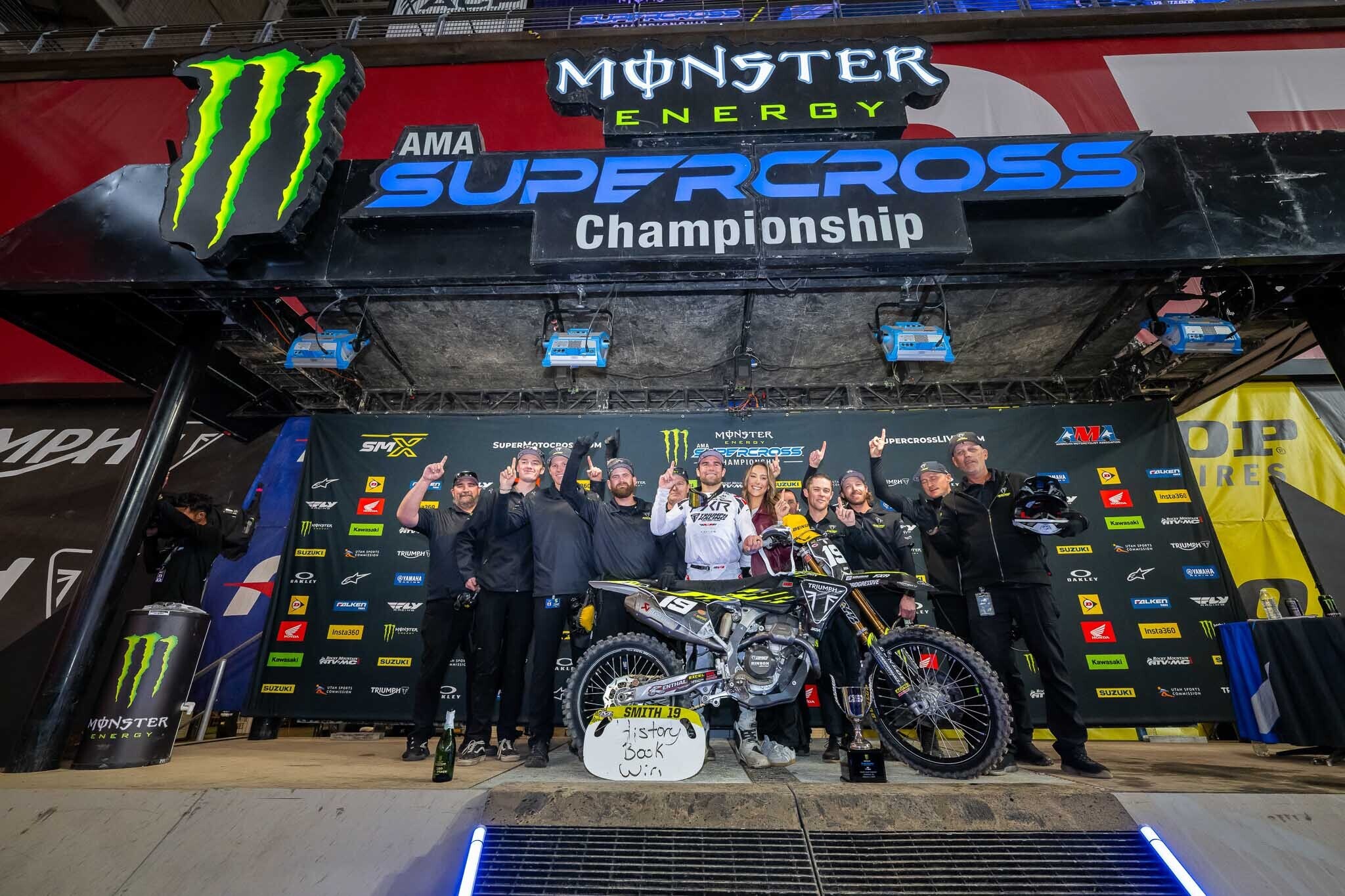 Supercross: Smith scrive la storia per Triumph