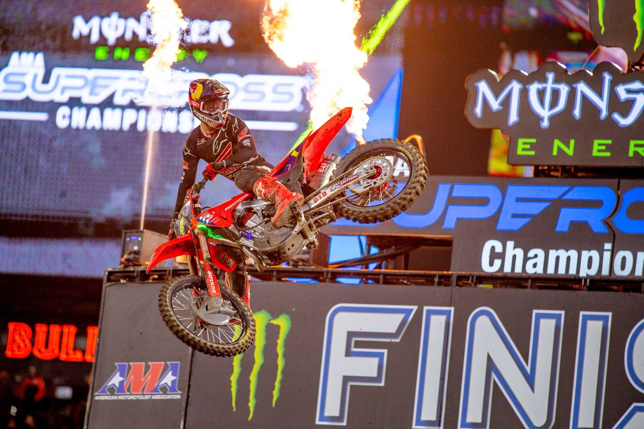 Supercross: Jett Lawrence infortunato
