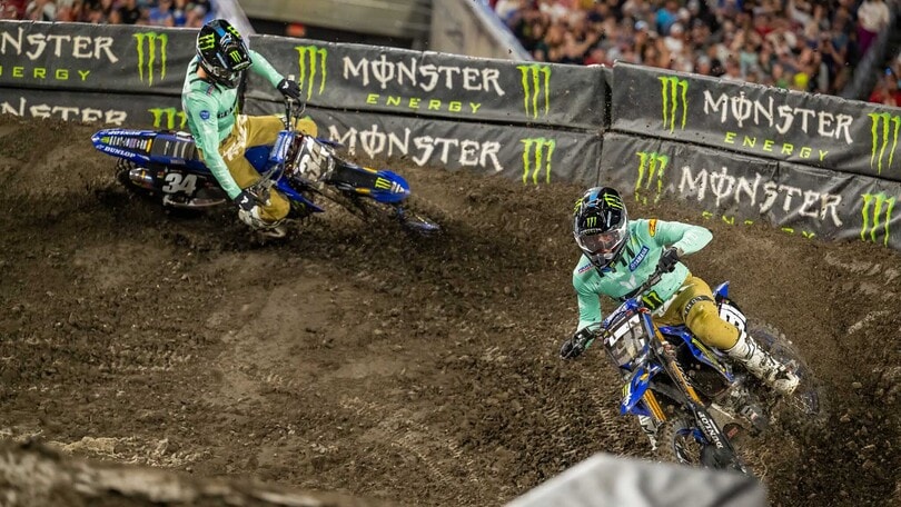 SX250 East: Anstie inizia con una vittoria