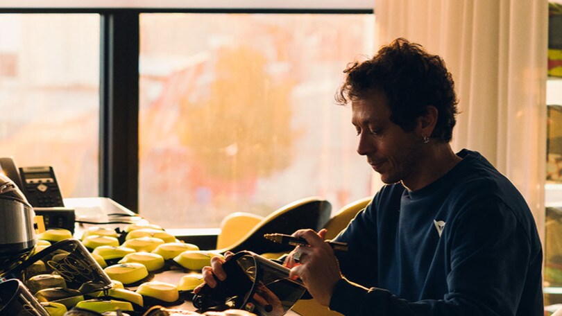 Il Gruppo Dainese festeggia i 46 anni di Valentino Rossi con un'edizione limitata