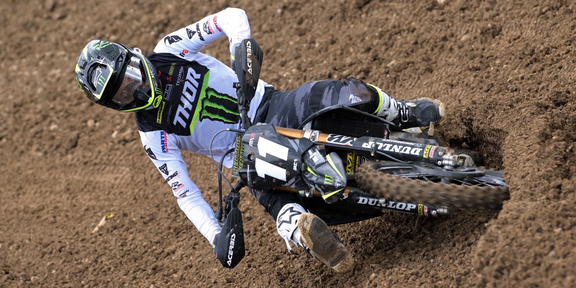 Cross: Triumph, buona la prima