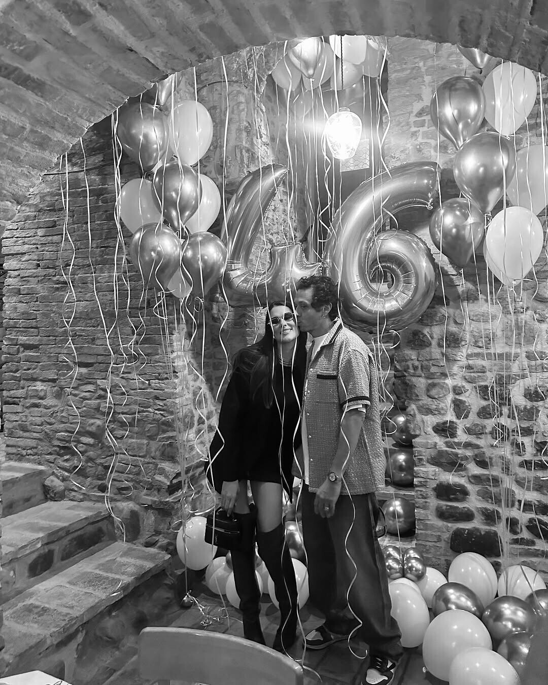 Valentino Rossi, festa di compleanno con Francesca Sofia Novello e ospiti vip