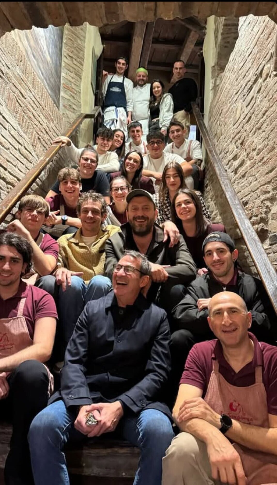 Valentino Rossi, festa di compleanno con Francesca Sofia Novello e ospiti vip