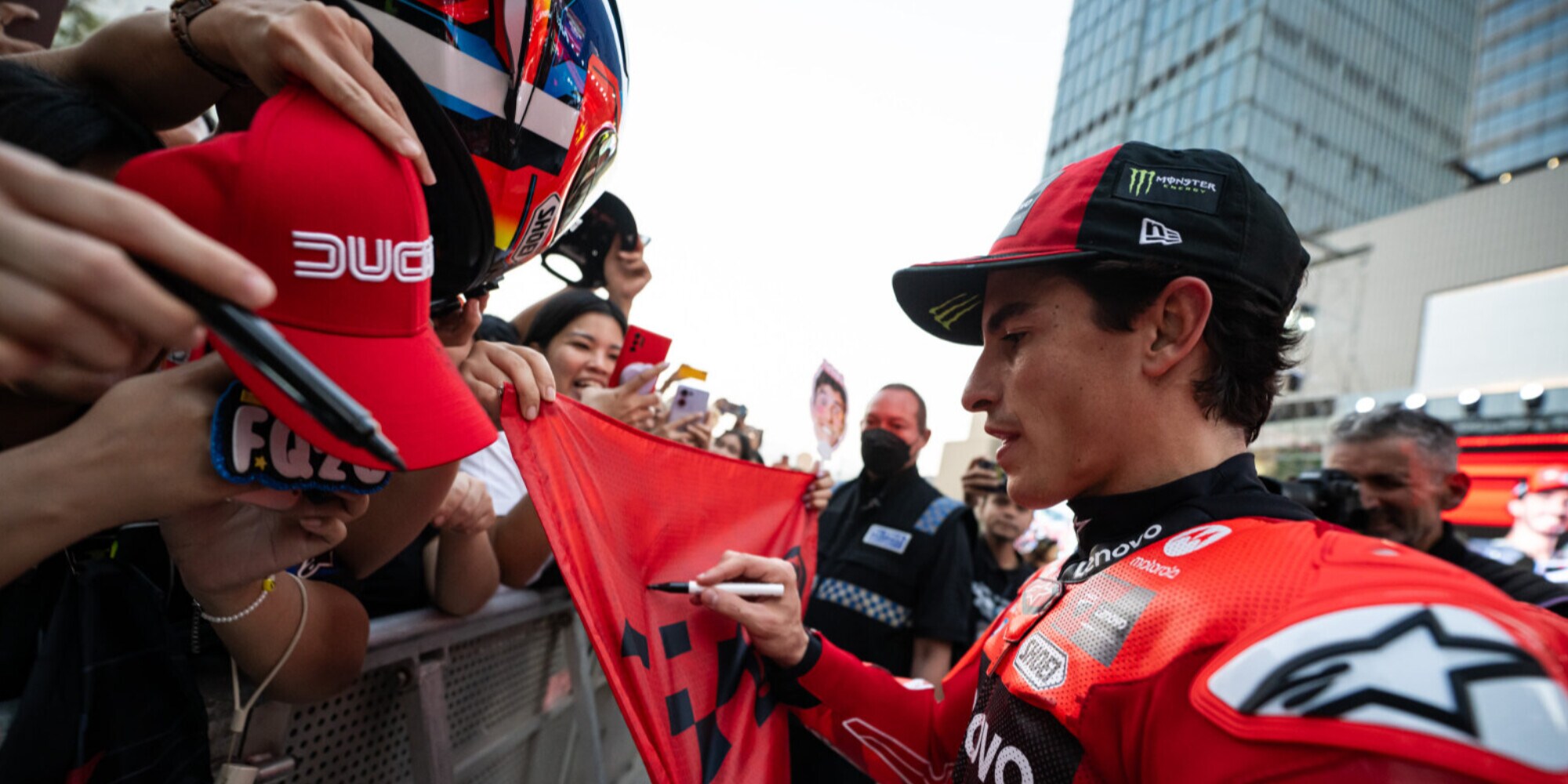 MotoGP, Ducati festeggia Marc Marquez con una Panigale V2