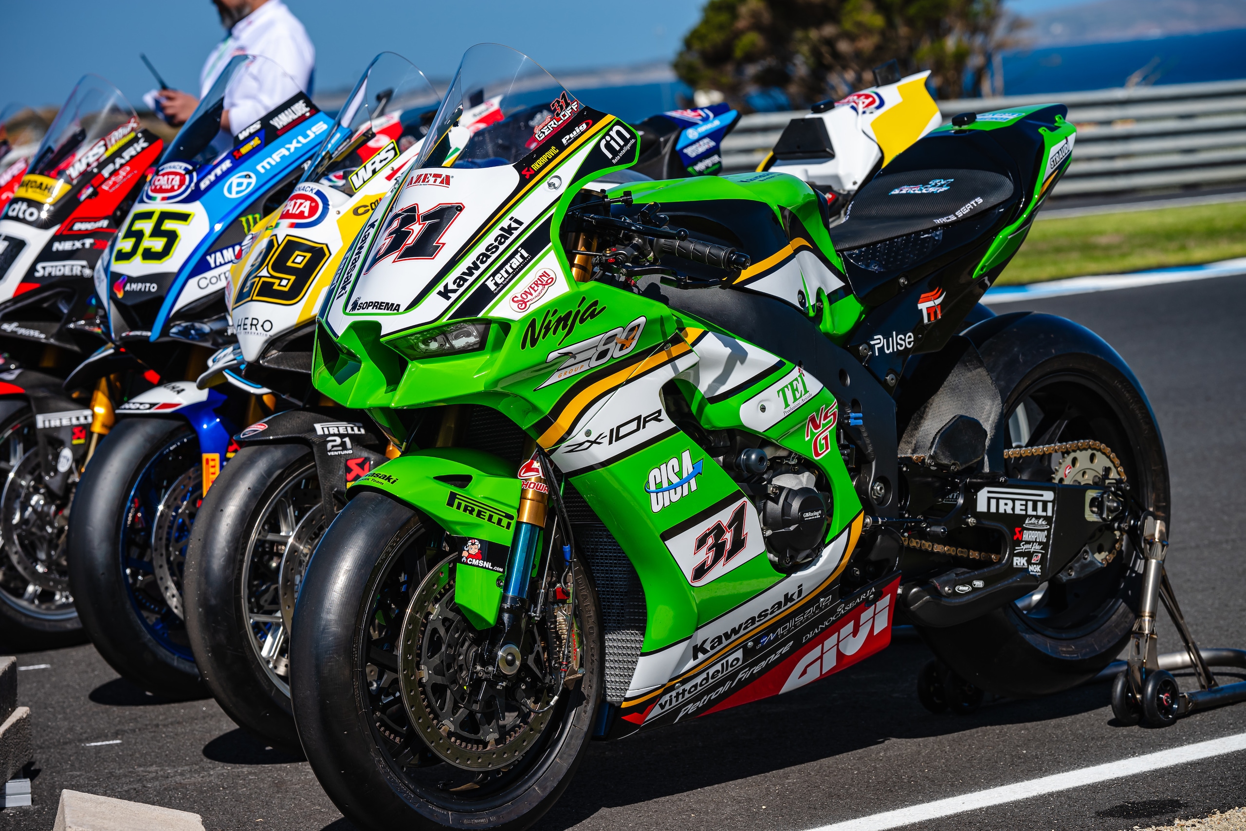 SBK, la "classe del 2025": foto di rito prestagione