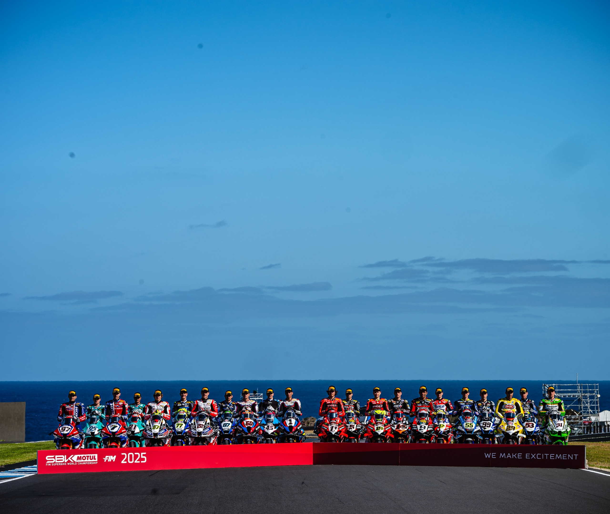 SBK, la "classe del 2025": foto di rito prestagione