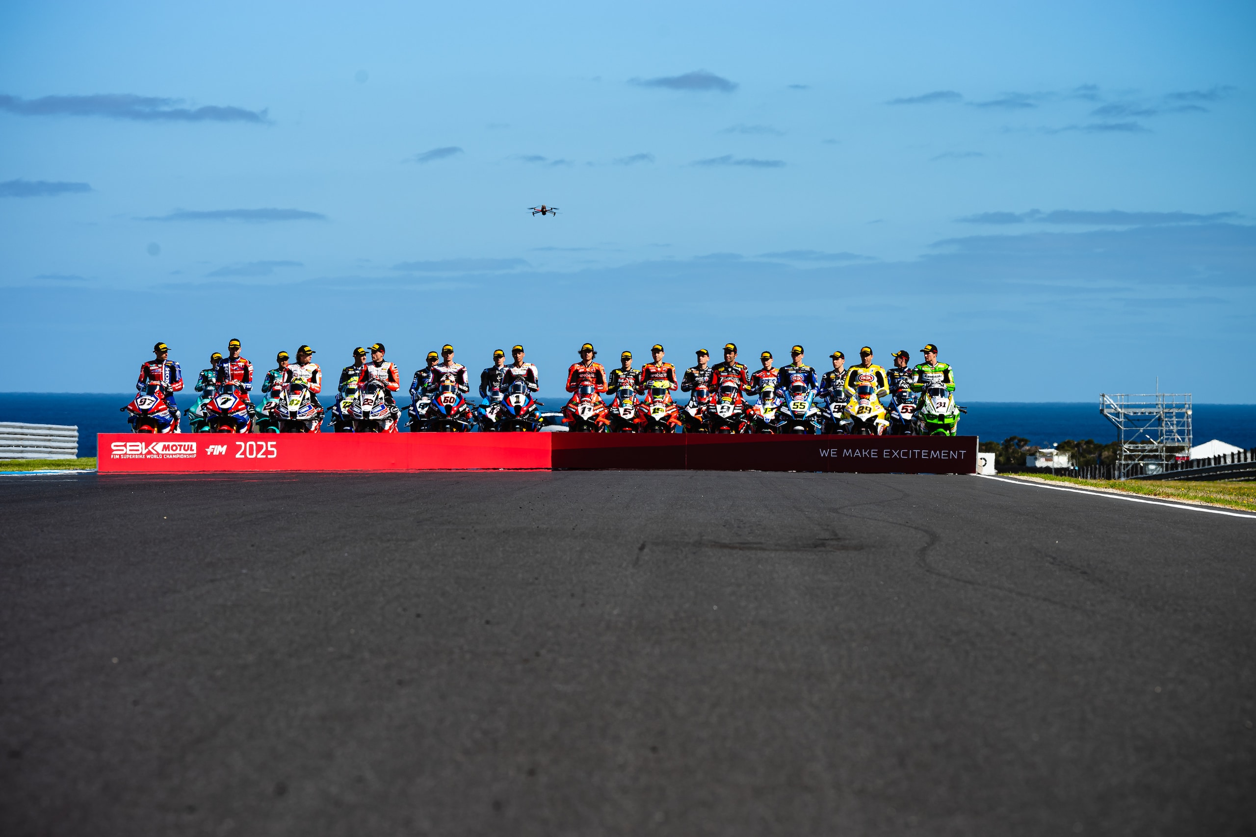 SBK, la "classe del 2025": foto di rito prestagione