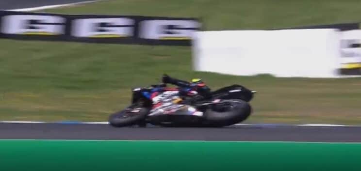 SBK Razgatlioglu ancora a terra: le fasi della caduta delle FP1