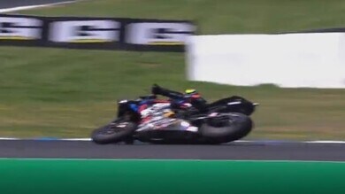 SBK Razgatlioglu ancora a terra: le fasi della caduta delle FP1