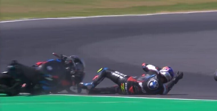 SBK Razgatlioglu ancora a terra: le fasi della caduta delle FP1