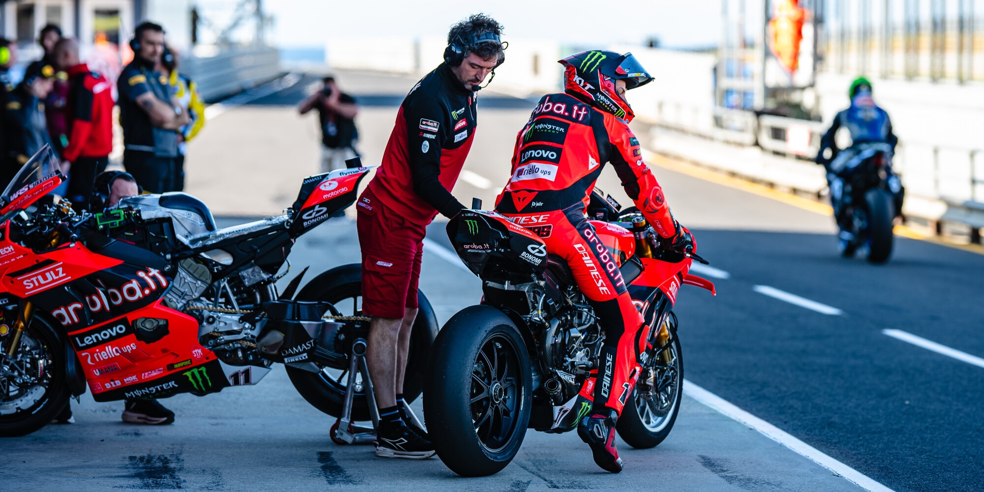SBK Phillip Island, Bulega: “Posso vincere, ma questo stupido flag to flag...”