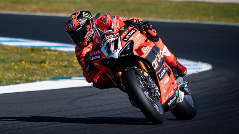 SBK Phillip Island, FP2: Bulega è un martello, Iannone primo inseguitore