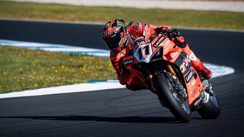 SBK, Bulega è imprendibile: “La mia gomma poteva fare 25 giri”