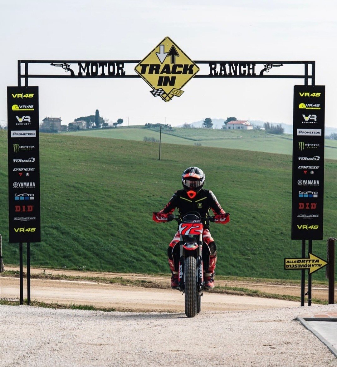 MotoGP, Bezzecchi prima di partire per la Thailandia ha fatto qualche giro al Ranch