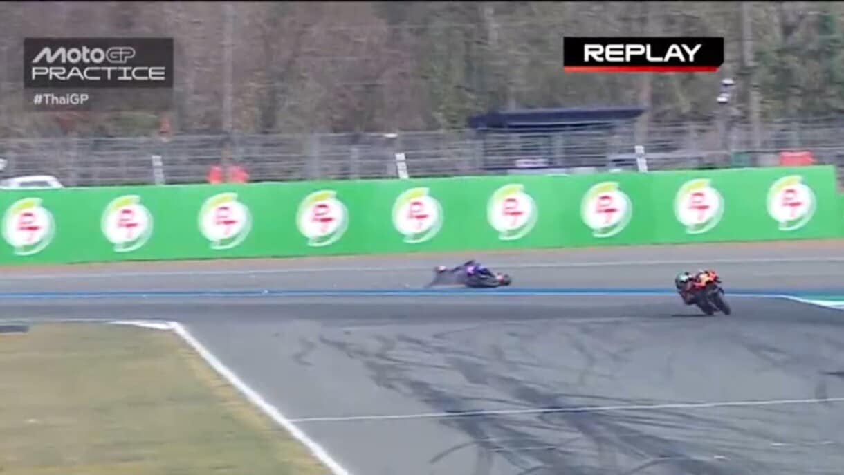 MotoGP, la prima caduta del 2025 è di Jack Miller: le FOTO