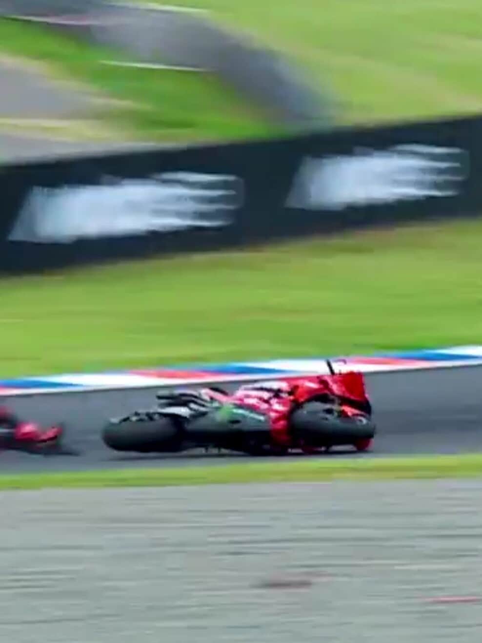 MotoGP Argentina, Pecco Bagnaia a terra: la sequenza della caduta