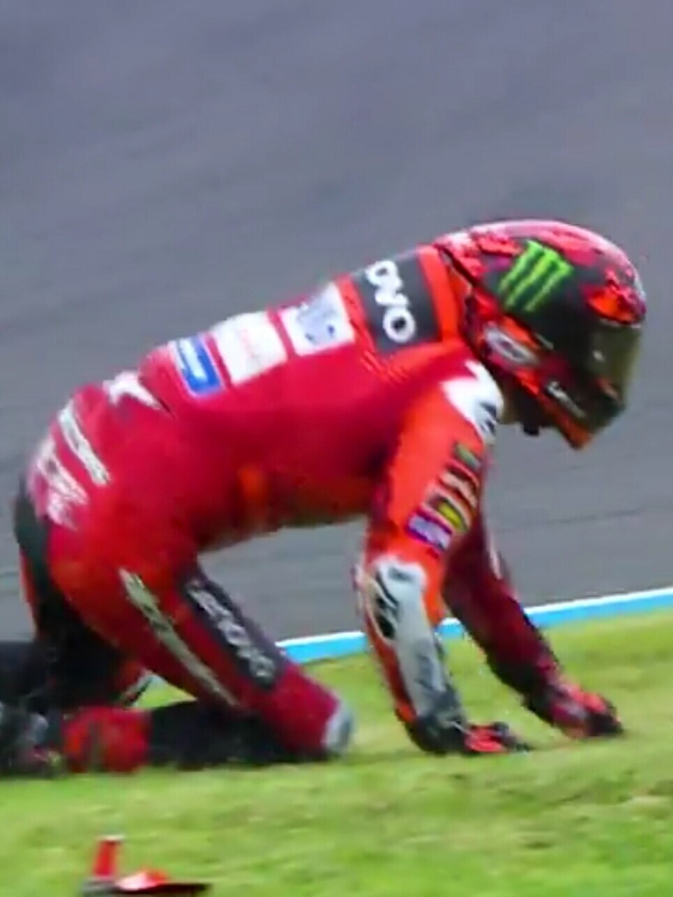 MotoGP Argentina, Pecco Bagnaia a terra: la sequenza della caduta