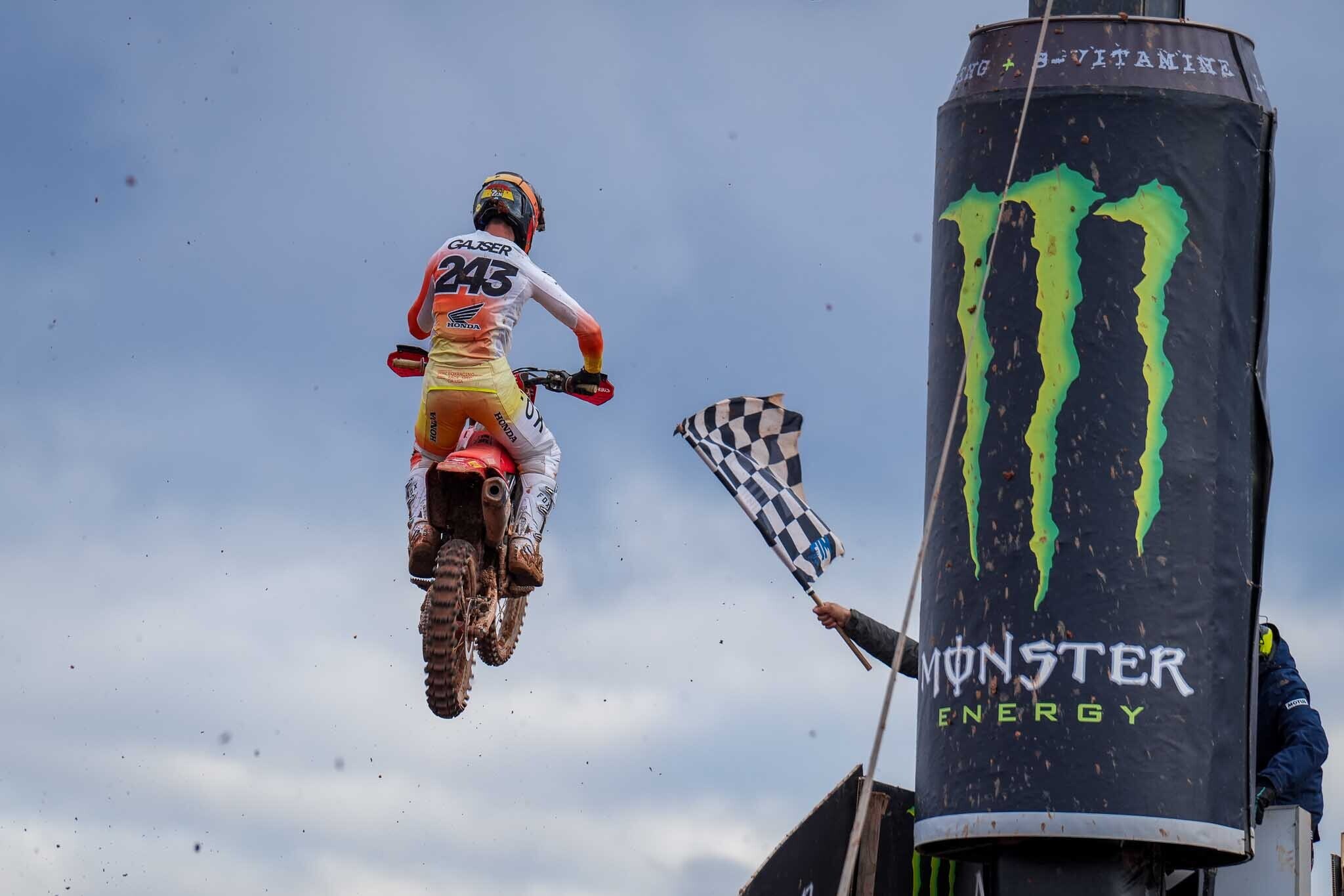 MXGP: Gajser torna a vincere a Cozar