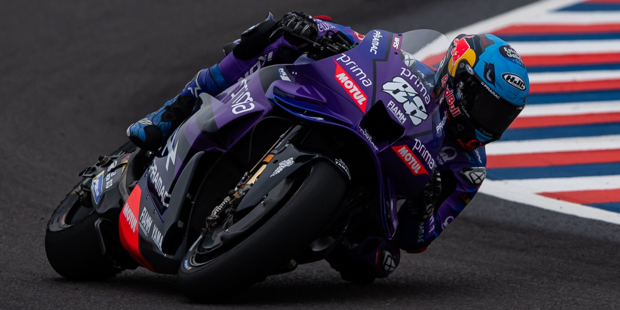 Sprint MotoGP sfortunata: Oliveira in ospedale, sospetto frattura