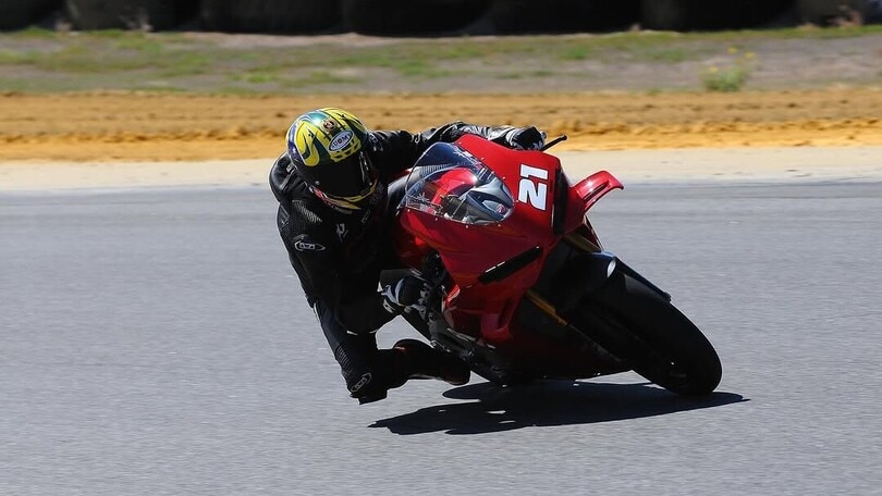 SBK, tutte le foto della giornata in pista sulla Ducati di Bayliss