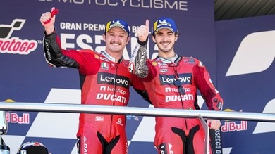 MotoGP, festa Ducati in Spagna: Miller vince, Bagnaia 2° e leader del ...